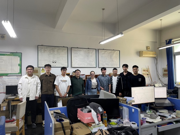 《电工与电子技术》中外教学示范团队